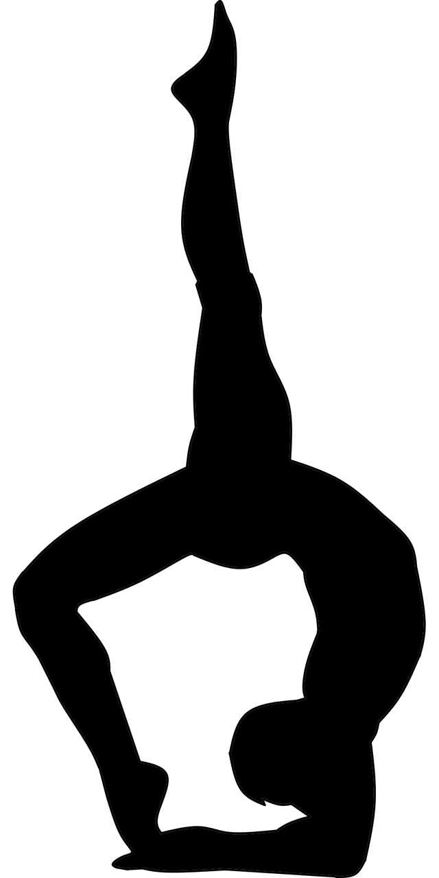 Mand dyrker yoga